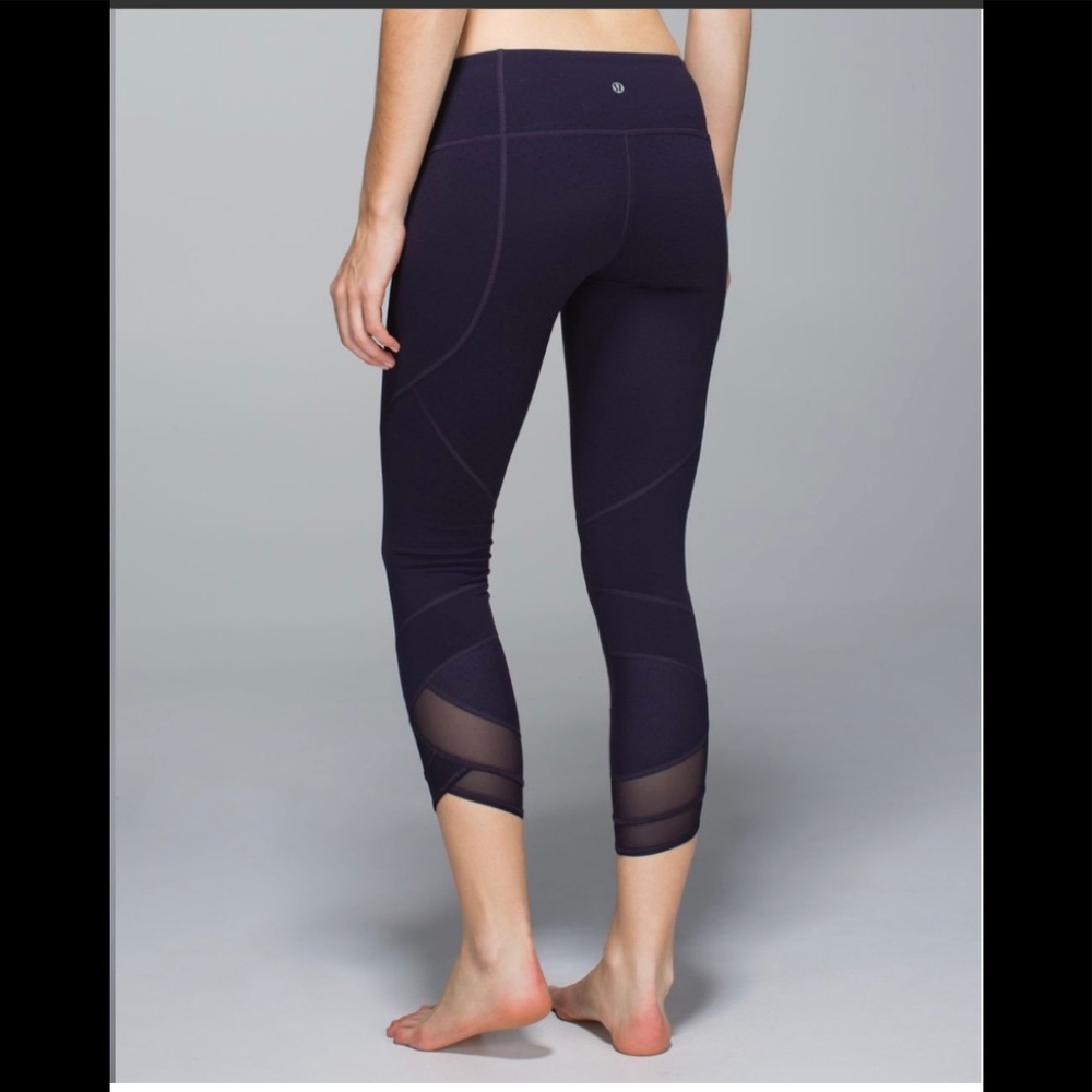 Lululemon Emerge Renew Crop *Full-On Luon Shine Dot Black Grape 4
